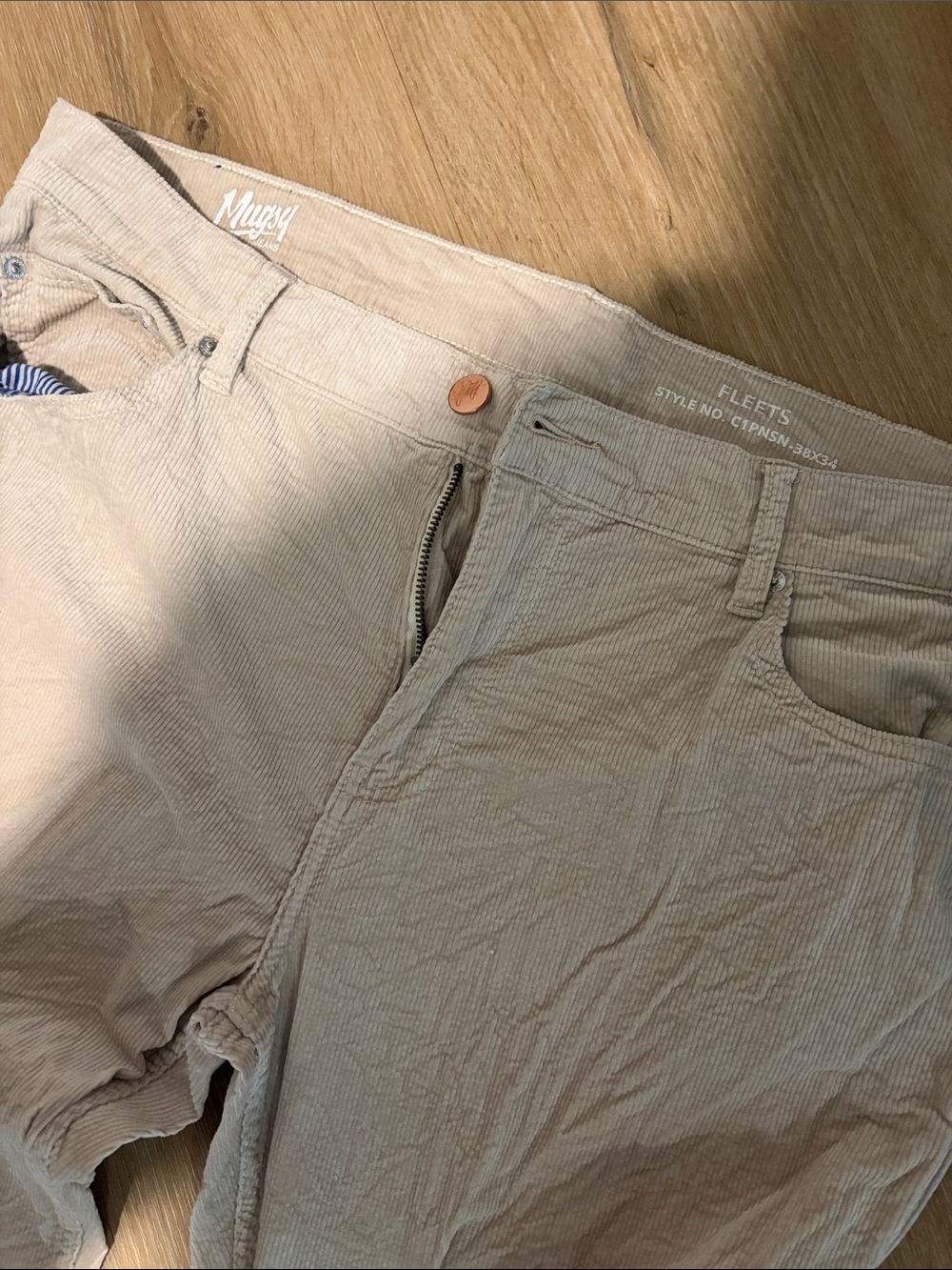 Mugsy Corduroy Pants in Beige “Fleets”